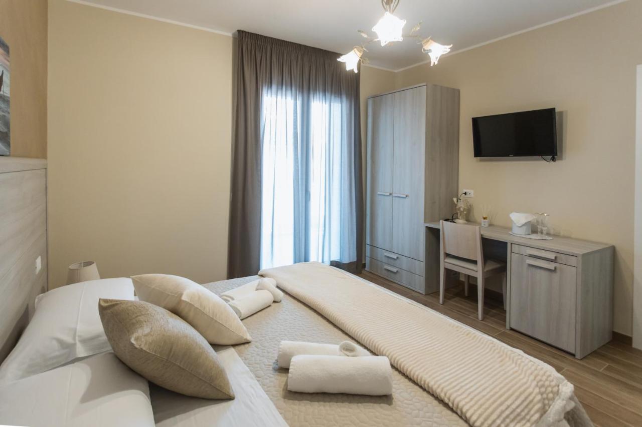 Oasi Perla Del Mare Rooms Aci Castello Exterior foto